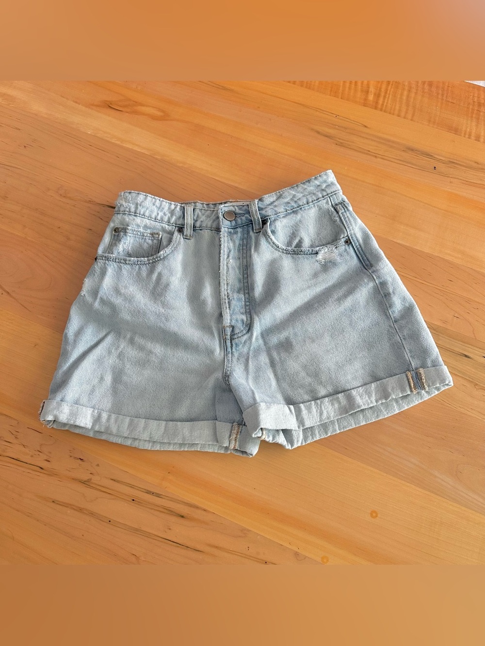 Stradivarius light wash denim shorts 6